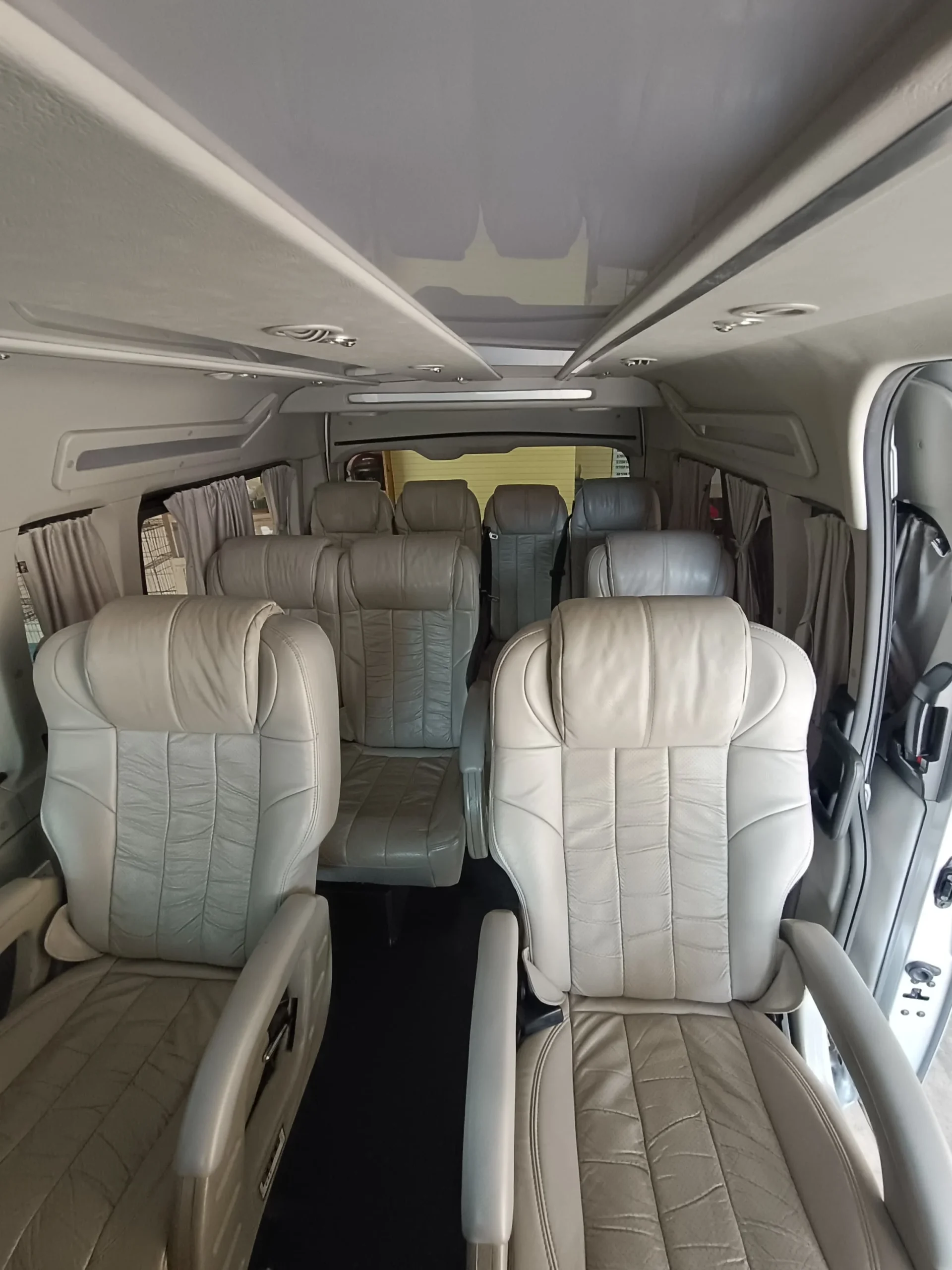 Hiace Premio Luxury Rental – 8–9 Seat | Ciptrarent