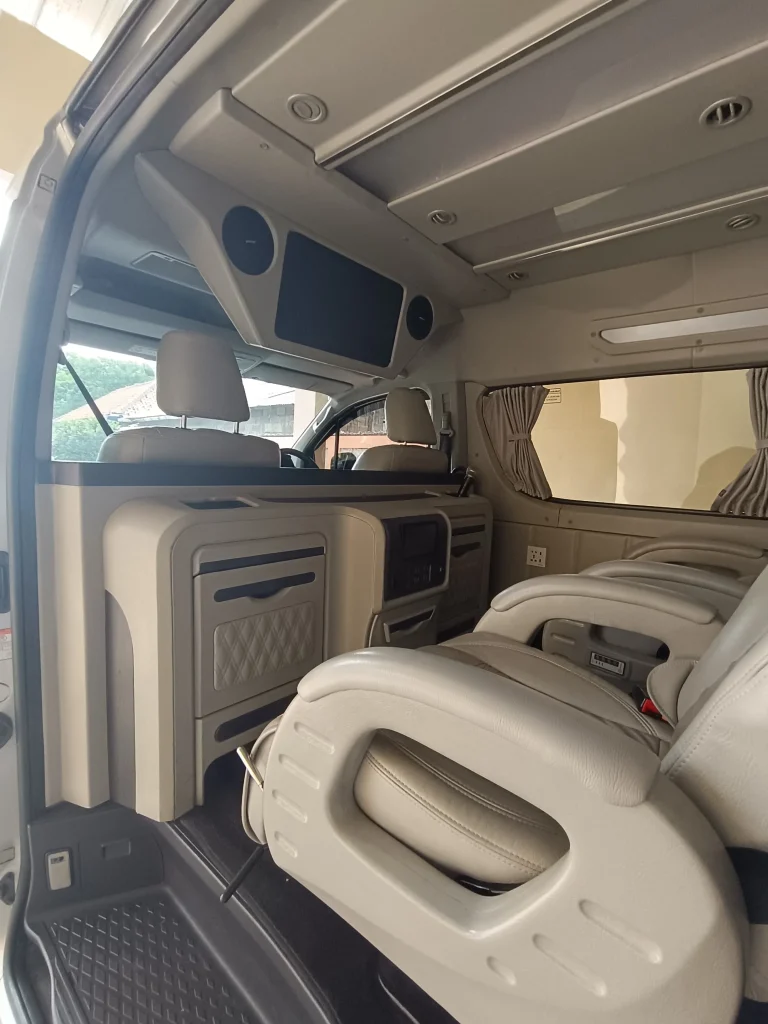 Hiace Premio Luxury Rental – 8–9 Seat | Ciptrarent