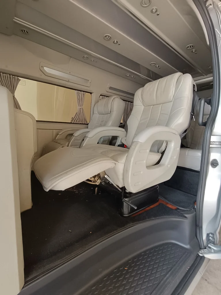 Hiace Premio Luxury Rental – 8–9 Seat | Ciptrarent